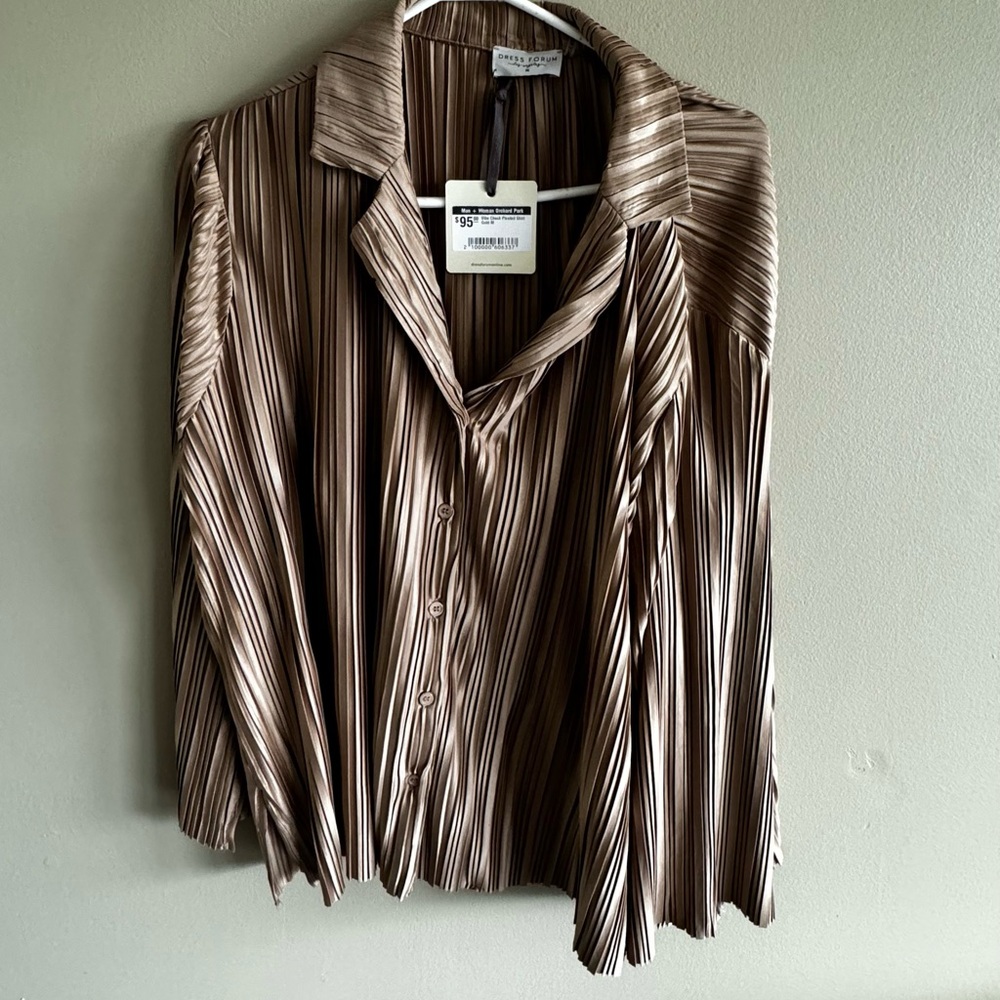 Dress forum satin crinkle set never worn